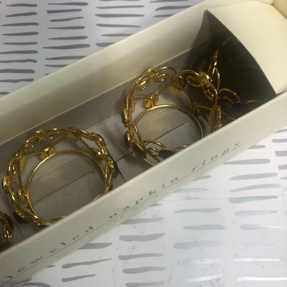 PIER 1 napkin rings four